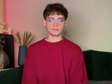 Chaturbate Free Porn Cam of oliverlawrence