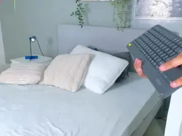 Chaturbate Sex Cam of amelialaurent_