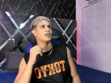 Chaturbate Live Sex Cam of iron_king7
