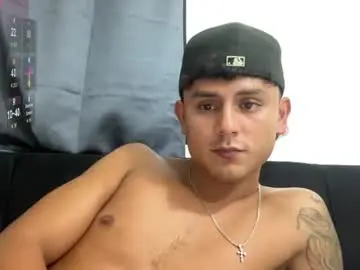 Chaturbate Live Sex Cam of bob_pettersonn