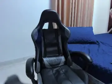 Chaturbate Live Sex Cam of ithan_hot
