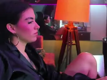Chaturbate Live Sex Cam of isabella_hv