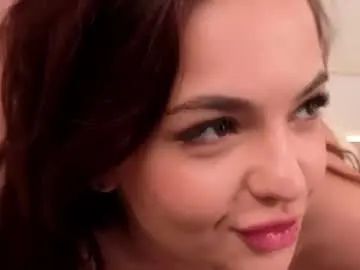 Chaturbate Best live sex cam show of bellaluve