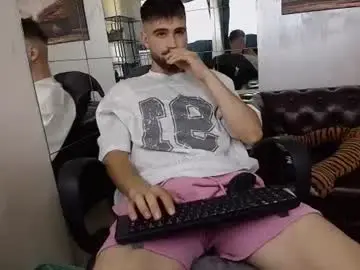 Chaturbate Watch Live Sex Cams of kyloeast