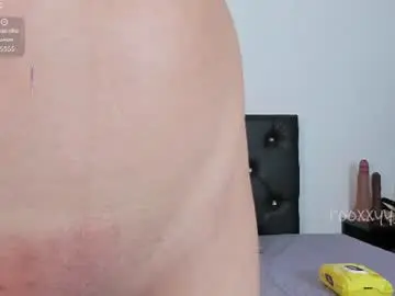 Chaturbate Free Live Porn of rooxxyy_