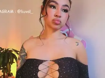 Chaturbate Live Sex Cam of liujunne