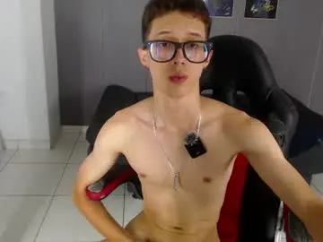 Chaturbate Nude Webcam of skinny_bigcock20