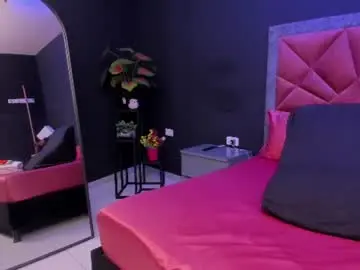 Chaturbate Best live sex cam show of mia_milff