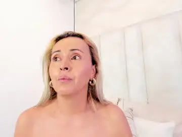 Chaturbate Live Sex of im_maiyn_jung