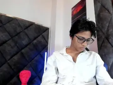 Chaturbate Best live sex cam show of liamkron