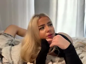 Chaturbate Live Sex Cam of blonde8888