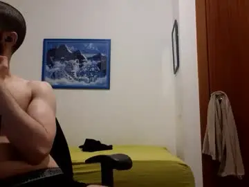 Chaturbate Adult Webcam of cuteguy52