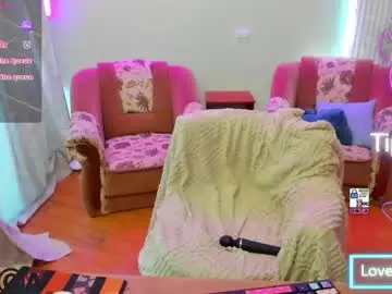 Chaturbate Live Sex Cam of lilyviolet7