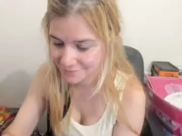 Chaturbate Sex Cam of artsyandcraftsy_