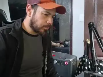 Chaturbate Free Porn Cam of noizemanx