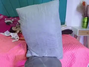 Chaturbate Live Sex Cam of scarrlett_wish