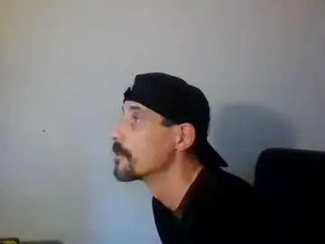 Chaturbate Live Sex Cam of gmang4242
