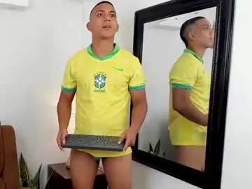 Chaturbate Live Sex Cam of chris_arthus