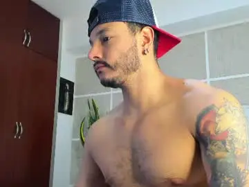 Chaturbate Live Sex Cam of isaacs11