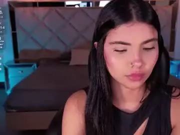 Chaturbate Live Sex Cam of mialaurence_
