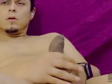 Chaturbate Live Sex Cam of chinoroz