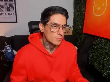 Chaturbate Best live sex cam show of simon_cortes