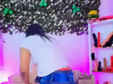 Chaturbate Live Sex Cam of tifanny_nails