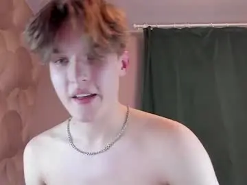 Chaturbate Live Sex Cam of ian_flor