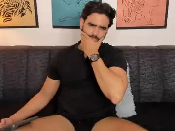 Chaturbate Live Sex Cam of bradleymartin7