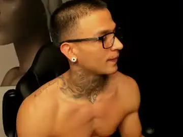 Chaturbate Adult Video Chat of ethan_devis7