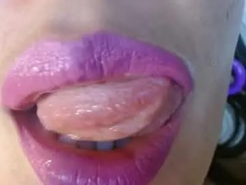 Chaturbate Live Sex Cam of miss_evoleth2
