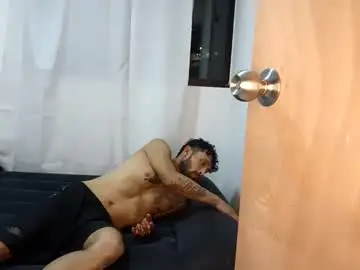 Chaturbate Live Porn of frankdanielsmolano