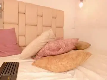 Chaturbate Live Sex Cam of ariia_blaze