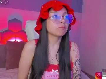 Chaturbate Sex Cam of kitty_patitas_suavess