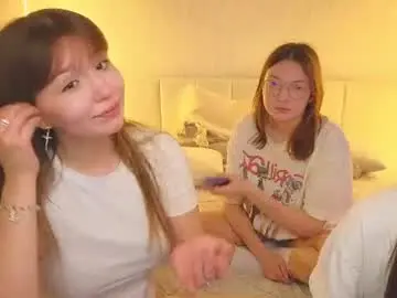Chaturbate Live Sex Cam of _reverse_gang_