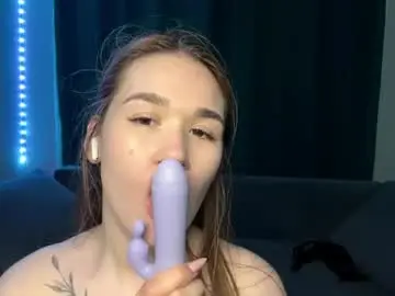 Chaturbate Live Sex Cam of lessiemccoyle