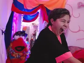 Chaturbate Live Sex Cam of daina_flower