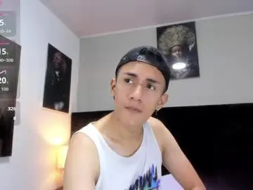 Chaturbate Free Live Porn of adam_walker_1