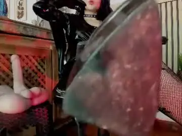 Chaturbate Live Sex of madame_ibby