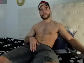Chaturbate Live Sex Cam of bryan_oficials