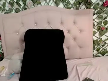Chaturbate Live Sex Cam of lucycute_1
