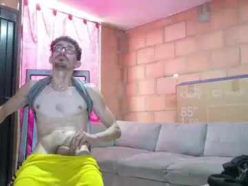 Chaturbate Free Live Porn of jhosuamoore2