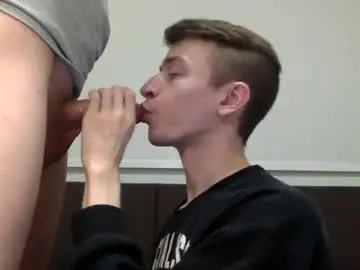 Chaturbate Live Sex Cam of ashingwest97