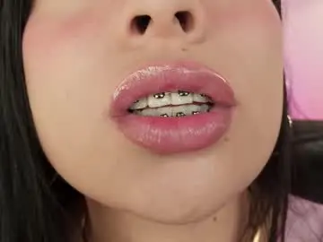 Chaturbate Free Porn Cam of mia_roux1