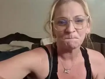 Chaturbate Live Porn of goldendoll1704