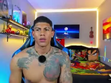 Chaturbate Live Sex Cam of damian_latinxxx