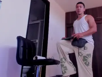 Chaturbate Adult Video Chat of bastian_franco01
