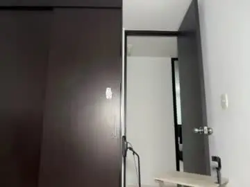 Chaturbate Live Sex Cam of mr_freed