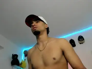 Chaturbate Live Sex Cam of andy_0018