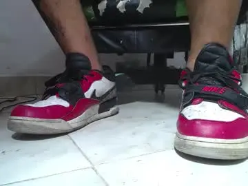 Chaturbate Live Sex of srfindomfeet_